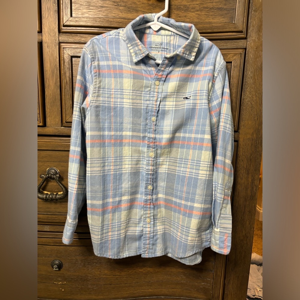 Vineyard Vines button down shirt